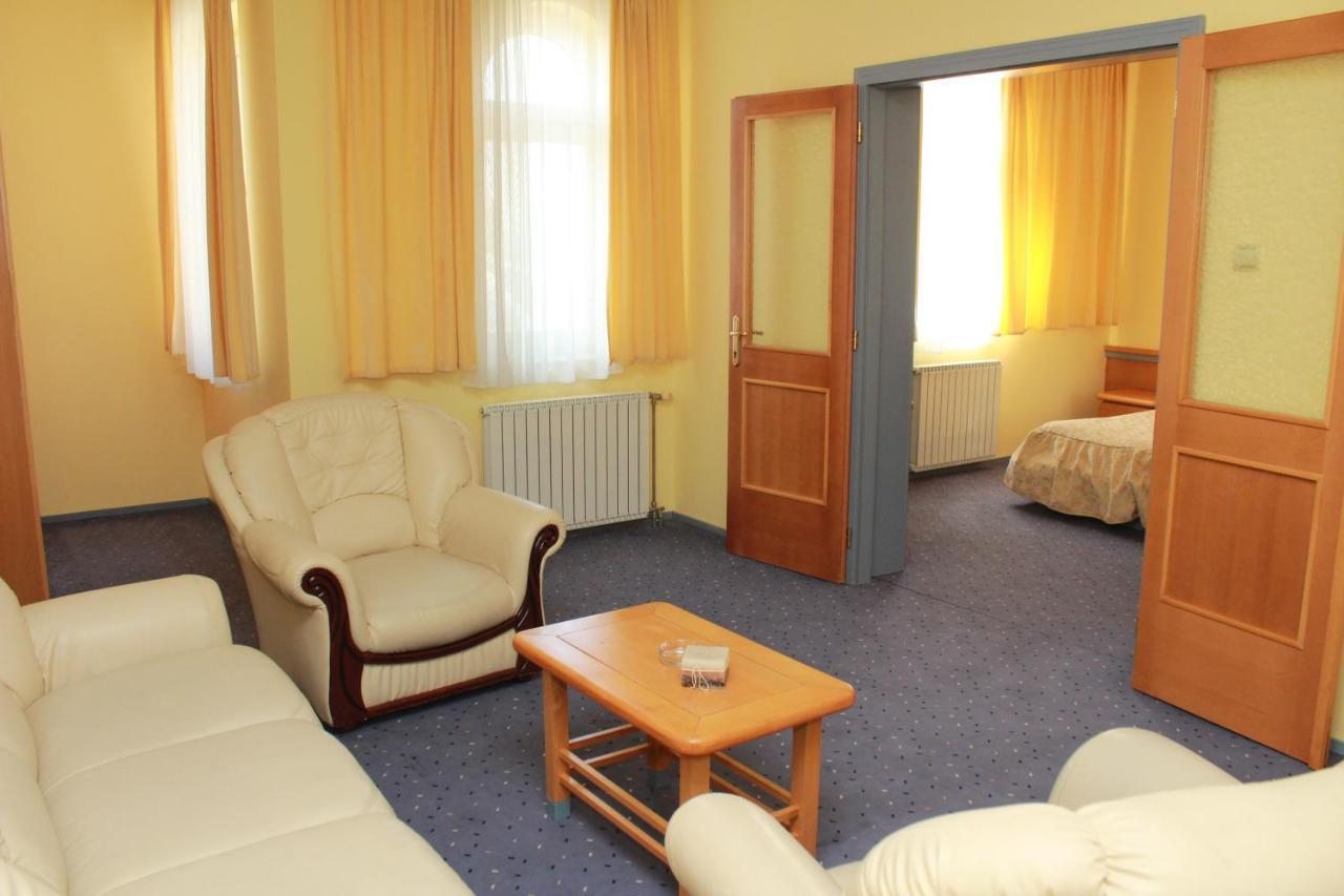 Hotel Prezident Palic Luaran gambar