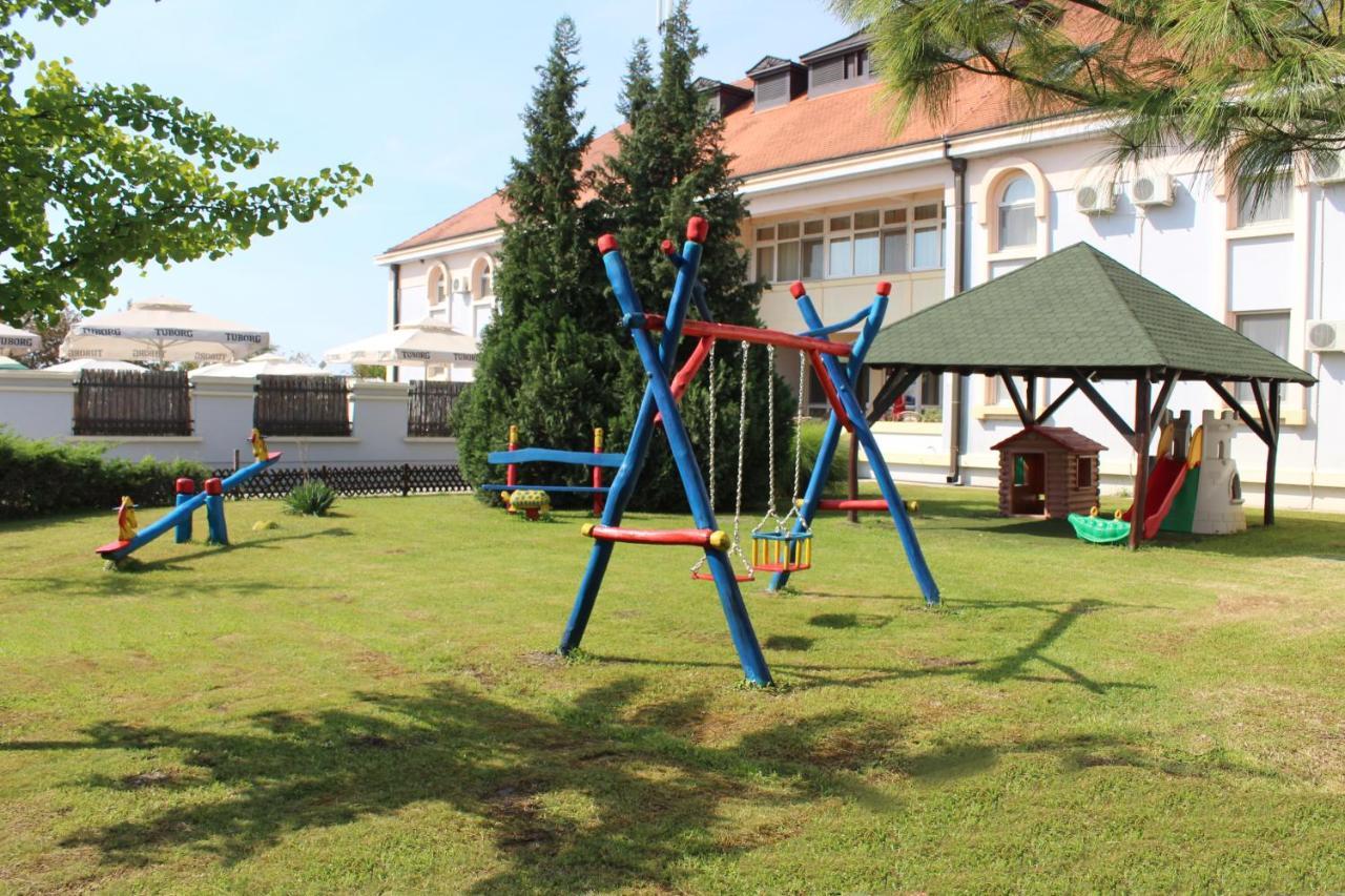 Hotel Prezident Palic Luaran gambar