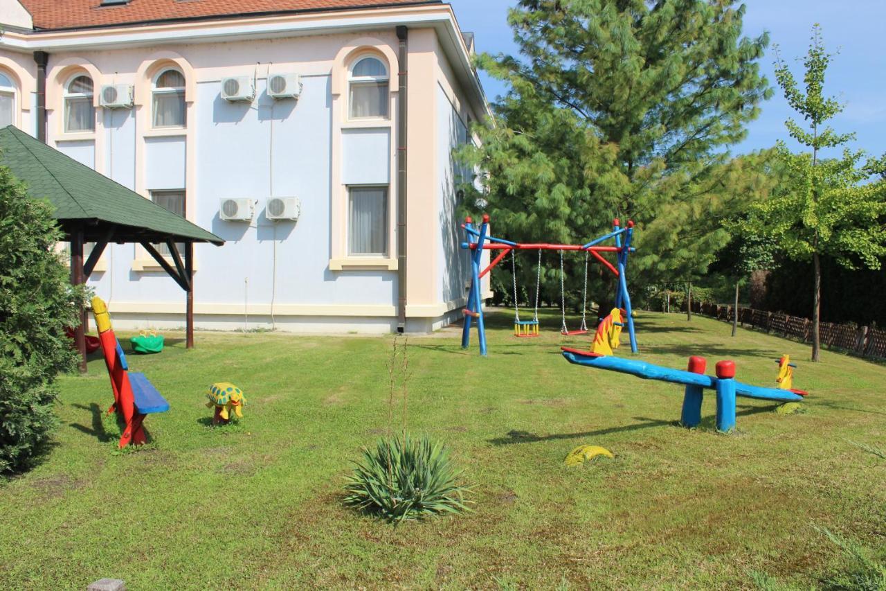 Hotel Prezident Palic Luaran gambar